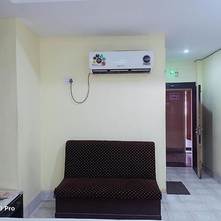 Hotel Ambassador Inn Gwalior Bagian luar foto