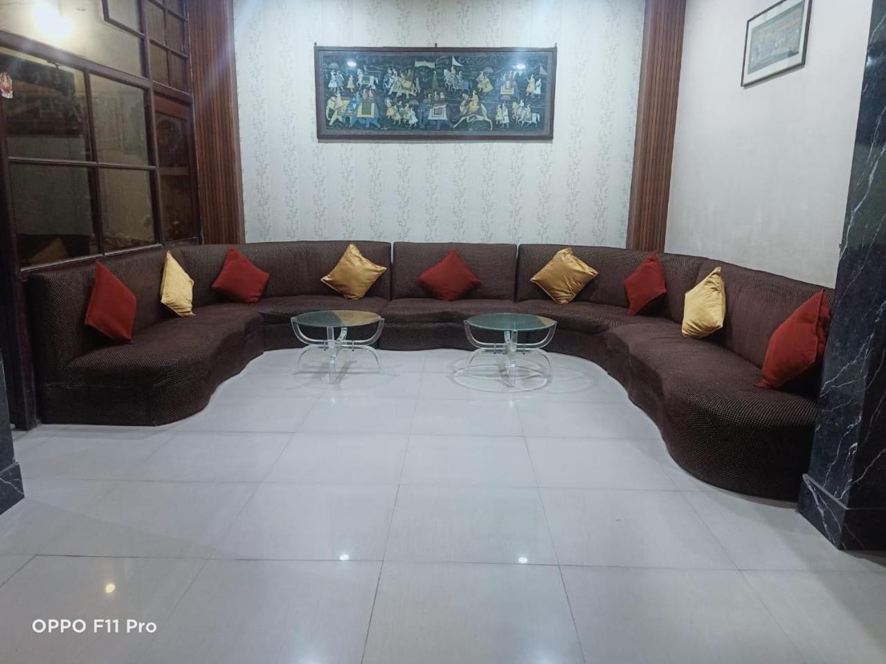 Hotel Ambassador Inn Gwalior Bagian luar foto